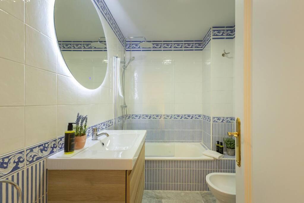 Triana Deluxe By Valcambre Appartement Sevilla Buitenkant foto