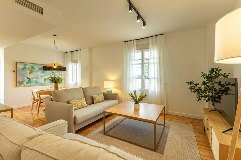 Triana Deluxe By Valcambre Appartement Sevilla Buitenkant foto